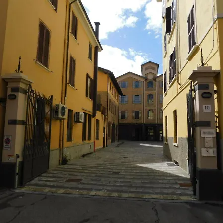 Piumaviola Beds & Lägenhetshotell Parma