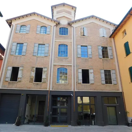 Piumaviola Beds & 파르마