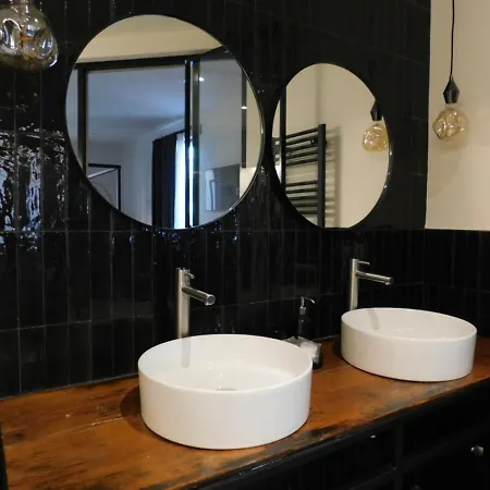 Piumaviola Beds & 파르마