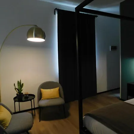 Piumaviola Beds & Parma