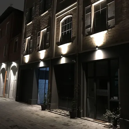 Piumaviola Beds & 파르마