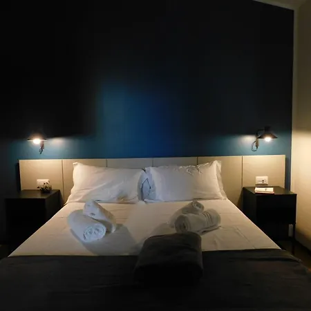 Aparthotel Piumaviola Beds & 4*