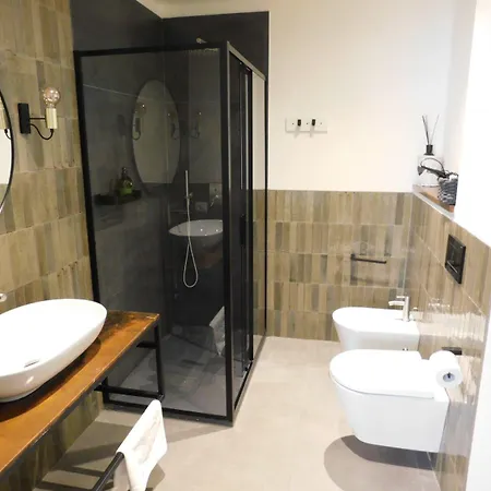 Piumaviola Beds & 4* Parma